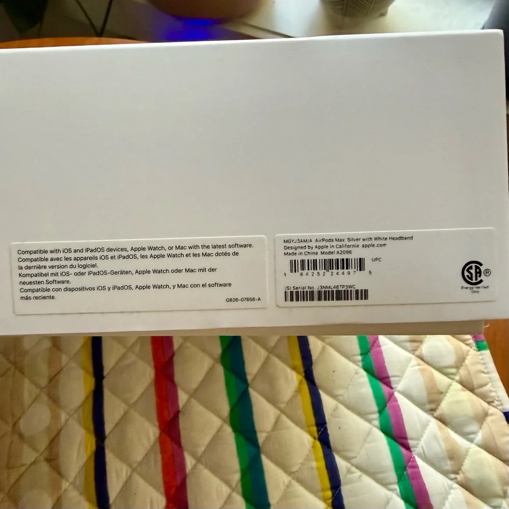 Apple AirPods Max is Silver, some minor scratches, worn less than a dozen times. - Picture 6 of 6